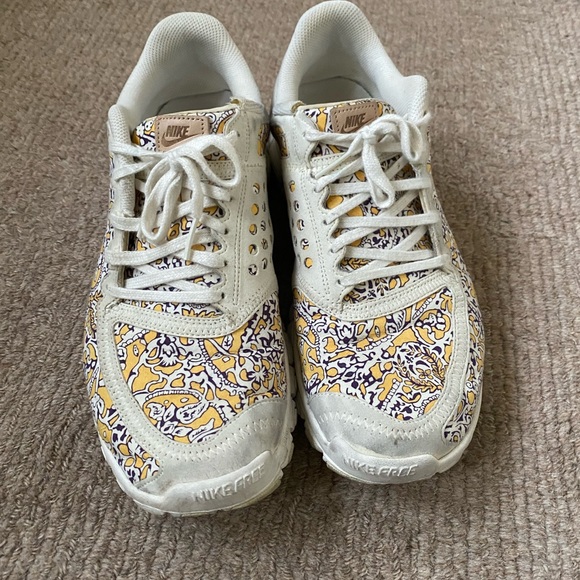Nike x Liberty London Sneakers - Picture 2 of 8